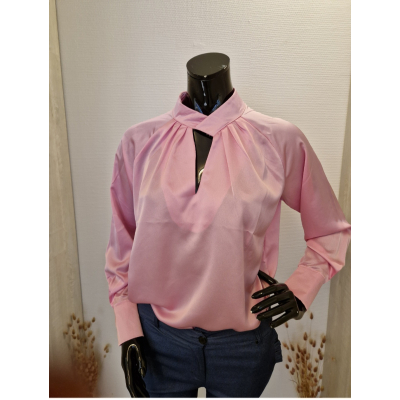 satijnzachte babyroze blouse