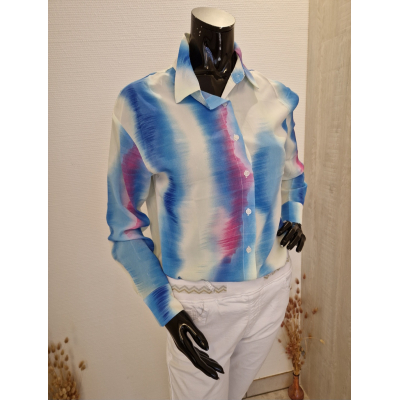 blue/pink/creme color blouse